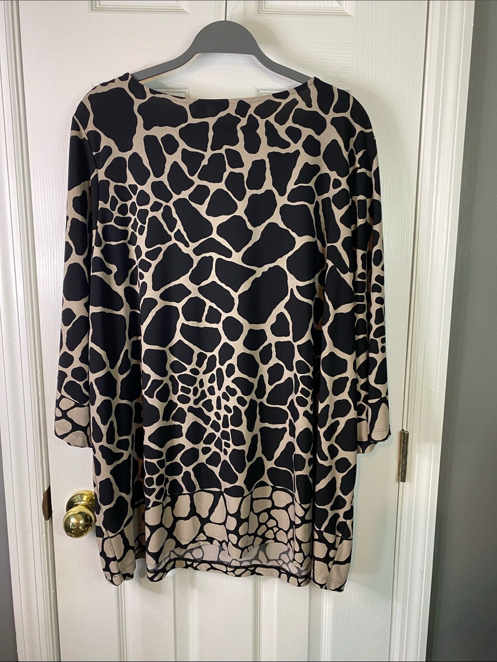 Susan Graver Black and Beige Giraffe Print Blouse - Picture 2 of 6